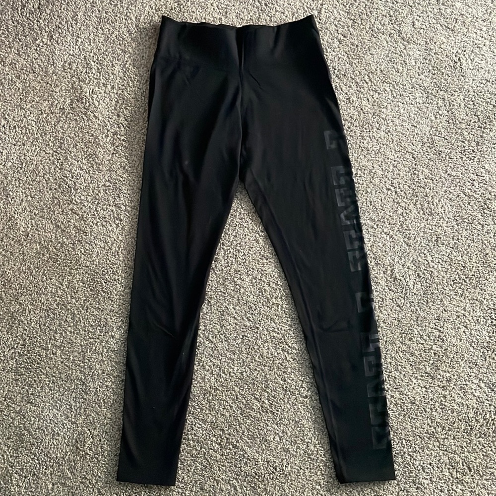 ✨VS PINK Black on Black Leggings